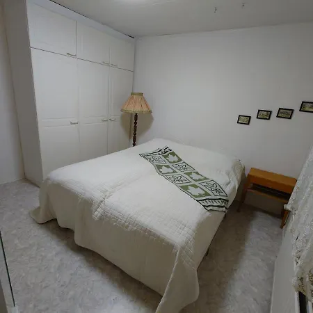 公寓 Private House With Location - Koko Omakotitalo Suurella Pihalla Ja Puusaunalla *