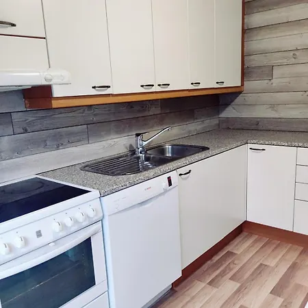 Private House With Location - Koko Omakotitalo Suurella Pihalla Ja Puusaunalla Апартаменты *