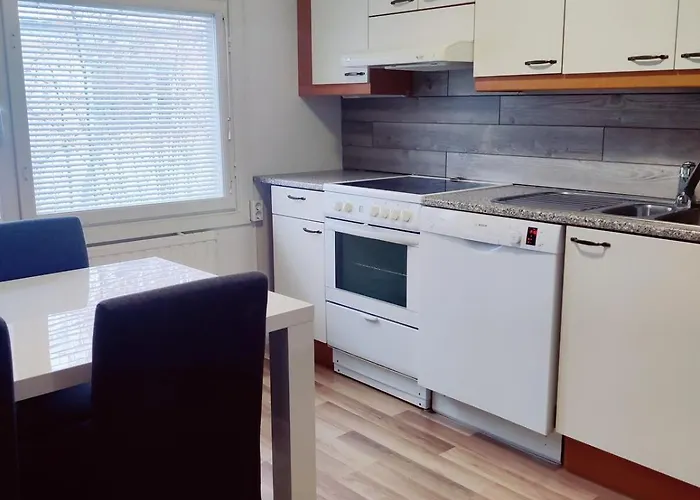 公寓 Private House With Location - Koko Omakotitalo Suurella Pihalla Ja Puusaunalla 万塔